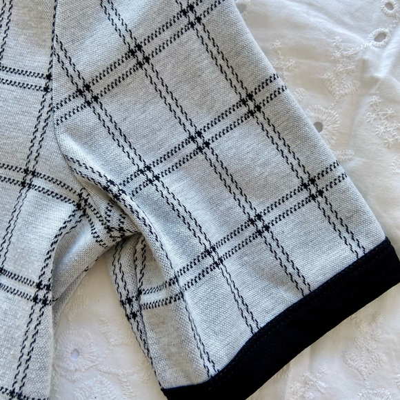 Suzy Shier Short Sleeve Top (Size S) - Picture 2 of 4